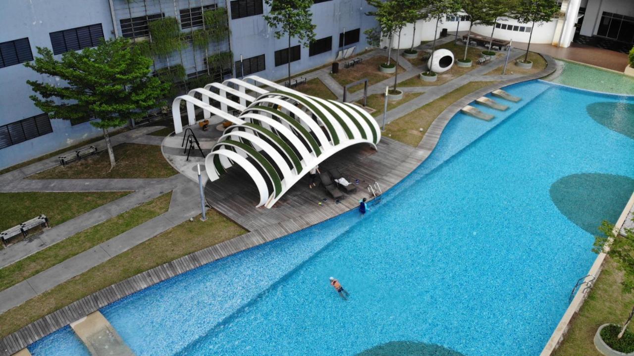 No.5 The Mint @ Puchong Center Near Ioi Mall מראה חיצוני תמונה